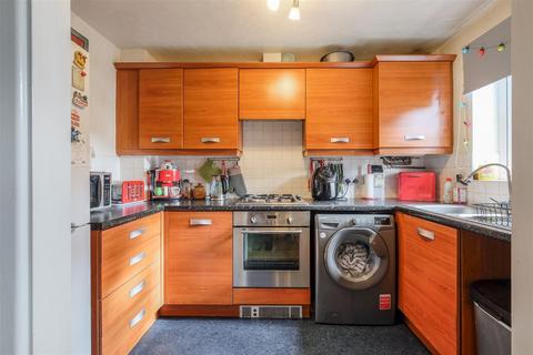 2 bedroom terraced house for sale, Cusworth Close, Halifax