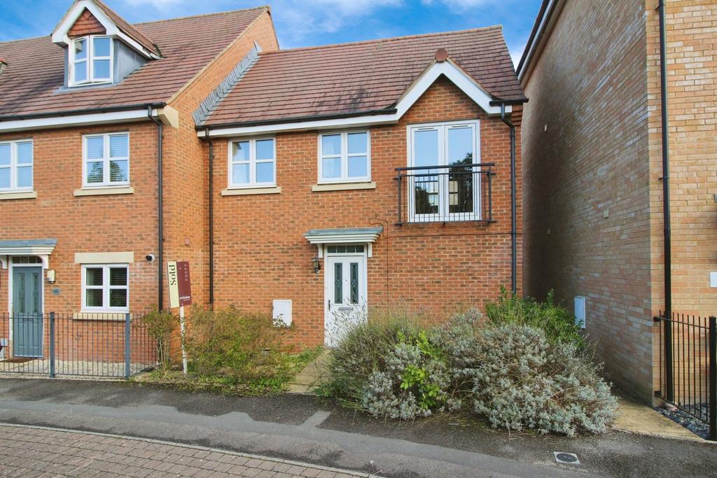 Torun Way, Swindon SN25 1 bed coach house to rent £800 pcm (£185 pw)