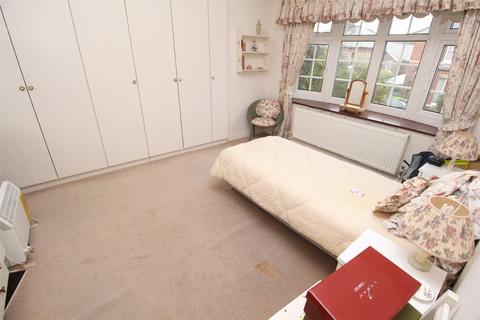 3 bedroom bungalow for sale, King Edward Road, Hertfordshire EN5