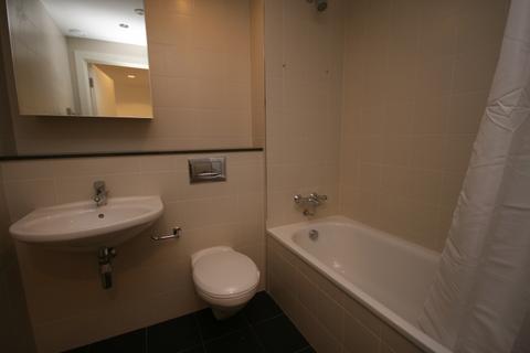 2 bedroom apartment to rent, Number One, Salford Quays M50