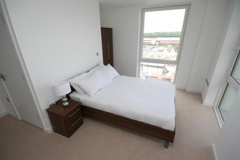 2 bedroom apartment to rent, Number One, Salford Quays M50