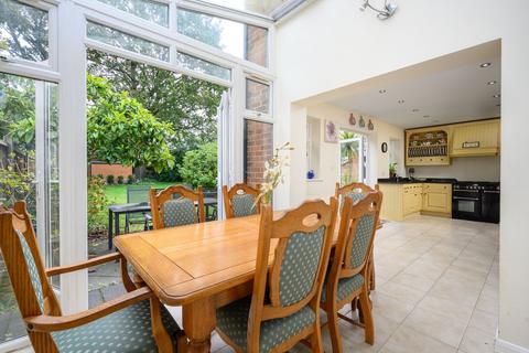 4 bedroom semi-detached house for sale, Hillary Crescent, WALTON-ON-THAMES, KT12