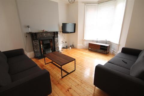 8 bedroom terraced house to rent, Devonshire Place, Jesmond