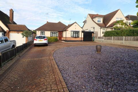 3 bedroom detached bungalow for sale, Warren Close, Rayleigh, SS6