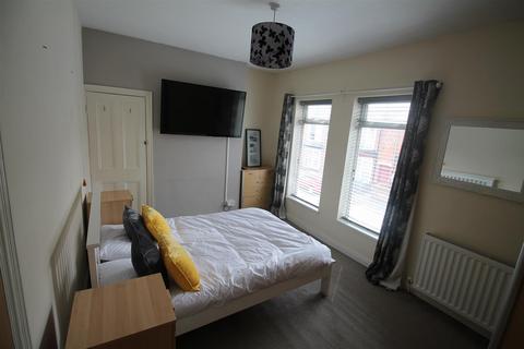 undefined, Student House Share Edgecumbe Street, Hull