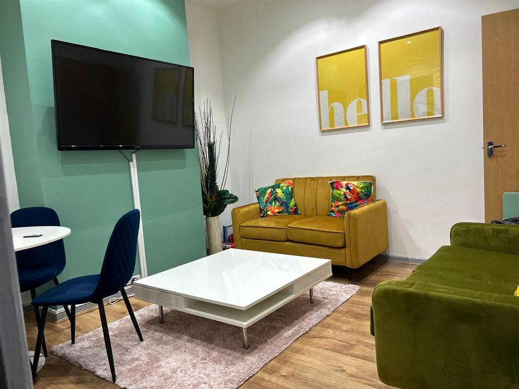 Living room 58 Edge.jpg