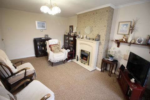 2 bedroom semi-detached bungalow for sale, Poplar Avenue, Leeds LS25