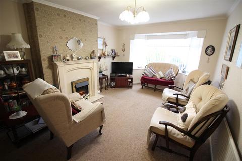 2 bedroom semi-detached bungalow for sale, Poplar Avenue, Leeds LS25