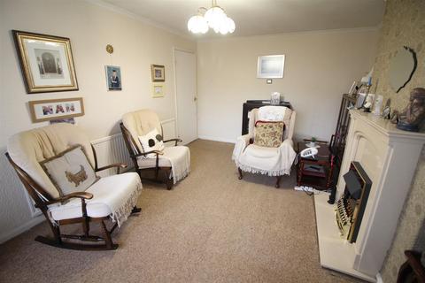 2 bedroom semi-detached bungalow for sale, Poplar Avenue, Leeds LS25