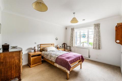 2 bedroom retirement property for sale, HARROWAY MANOR, FETCHAM, KT22