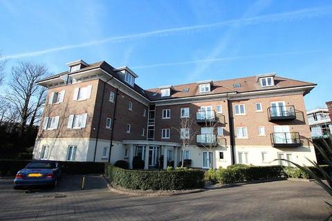 2 bedroom apartment to rent, Woodthorpe Road, Ashford TW15