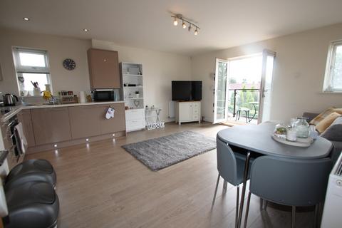 2 bedroom apartment to rent, Woodthorpe Road, Ashford TW15