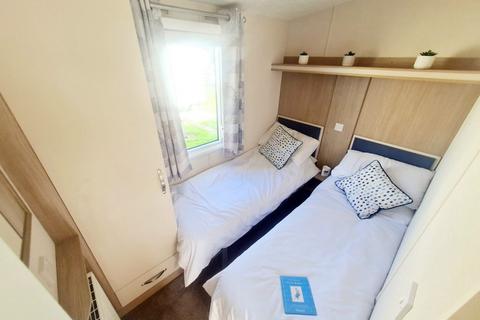 2 bedroom static caravan for sale, Dovercourt Holiday Park