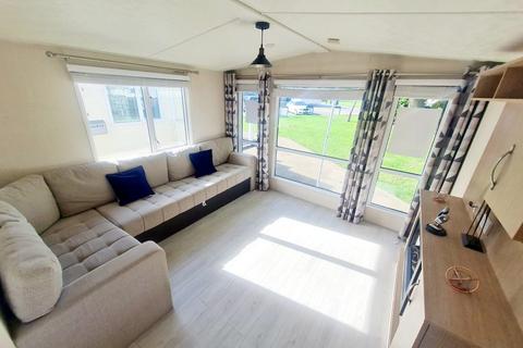 2 bedroom static caravan for sale, Dovercourt Holiday Park