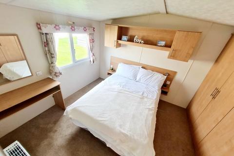 2 bedroom static caravan for sale, Dovercourt Holiday Park