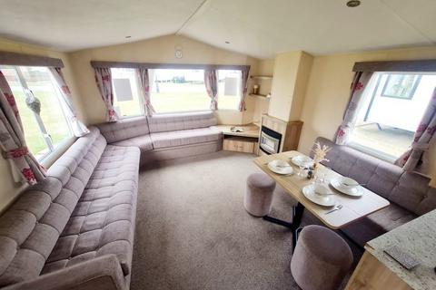 2 bedroom static caravan for sale, Dovercourt Holiday Park