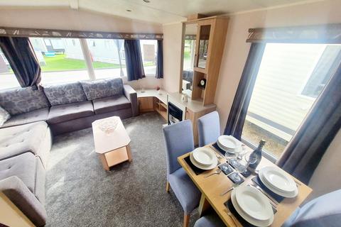 3 bedroom static caravan for sale, Dovercourt Holiday Park