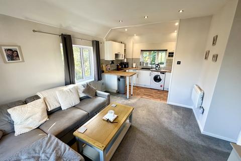 2 bedroom apartment for sale, Mill Road Drive, Ipswich IP3