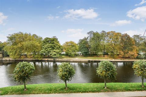 3 bedroom house for sale, Postern Close, York