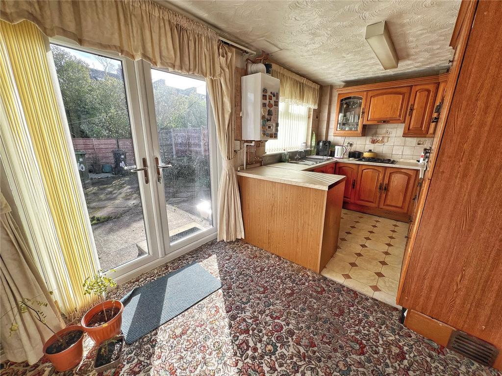 Kitchen/Dining Area