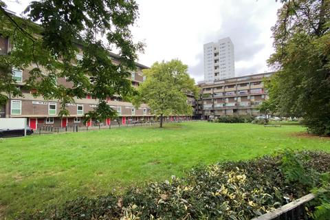 3 bedroom flat for sale, 24 Dovet Court, Stockwell, London, SW8 1HR