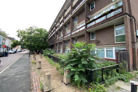 3 bedroom flat for sale, Flat 24 Dovet Court, Stockwell, London, SW8 1HR