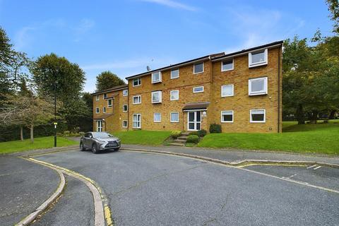 2 bedroom flat for sale, Parrs Close, South Croydon CR2