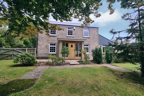 4 bedroom detached house for sale, Bracon Road, Belton