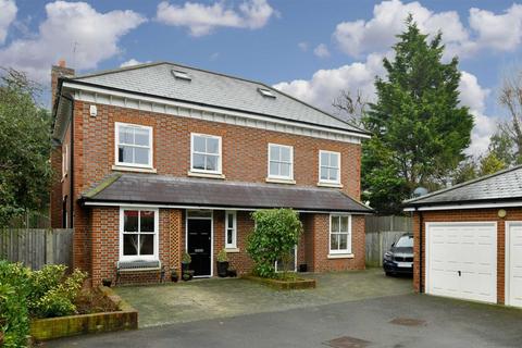 4 bedroom semi-detached house for sale, Clemson Mews, Epsom