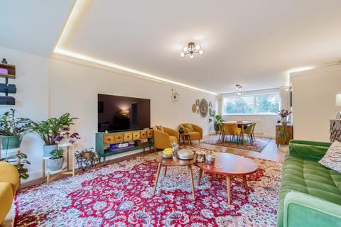 2 bedroom flat for sale, Marcourt Lawns, Hillcrest Road, Ealing W5