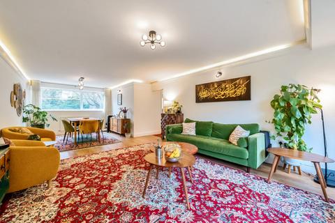 2 bedroom flat for sale, Marcourt Lawns, Hillcrest Road, Ealing W5