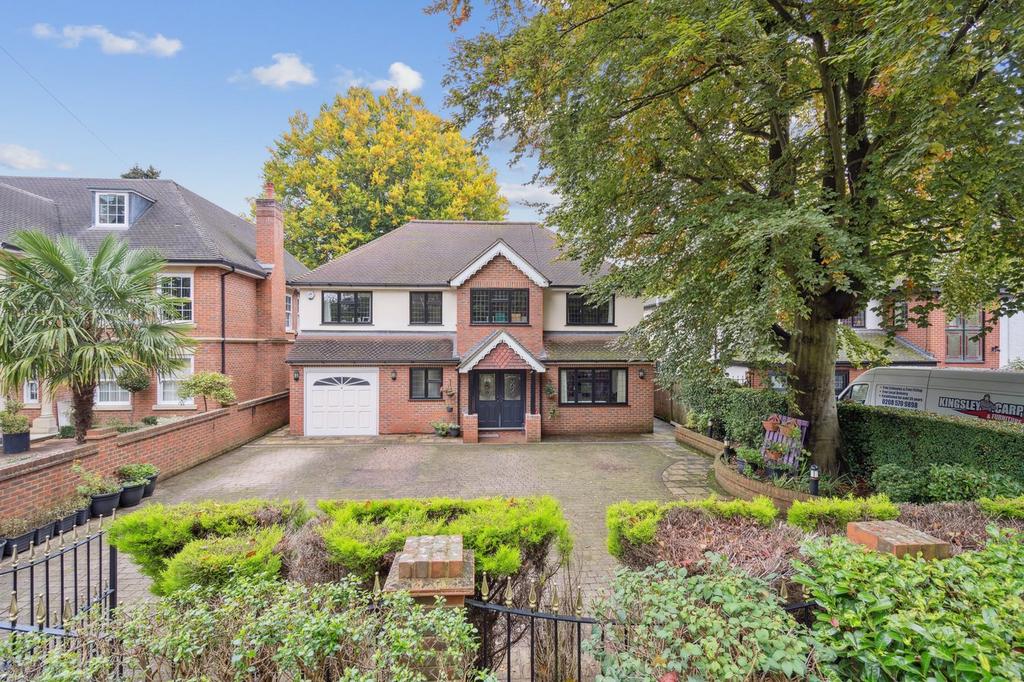 Old Slade Lane, Richings Park SL0 5 bed detached house for sale £