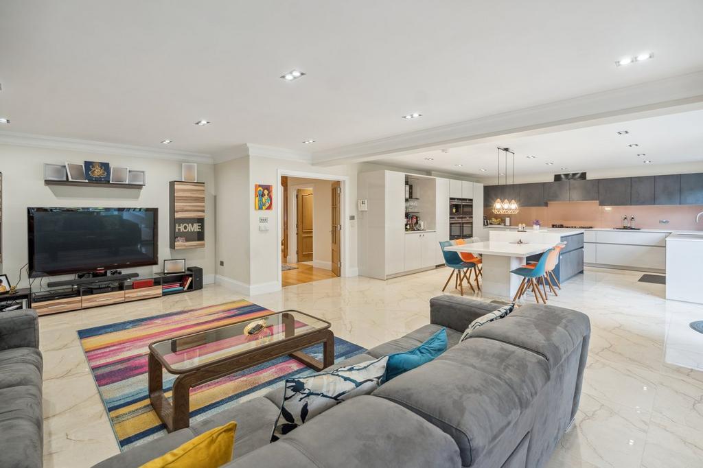 Old Slade Lane, Richings Park SL0 5 bed detached house for sale £