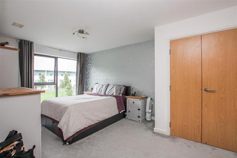 2 bedroom apartment for sale, Brooking House, Rollason Way, Brentwood