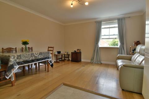 2 bedroom flat for sale, Rockingham Road, Newbury RG14