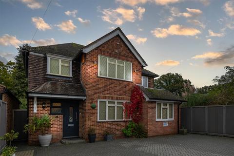 5 bedroom detached house for sale, Hillford Place, Redhill