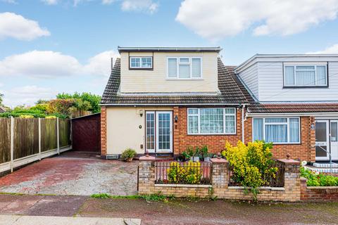 3 bedroom semi-detached house for sale, Alan Grove, Leigh-on-sea, SS9