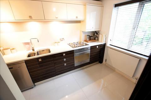 2 bedroom flat for sale, Beagle Close, Feltham, Middlesex, TW13