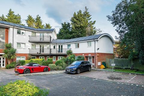 2 bedroom flat for sale, Meridian Close, Mill Hill