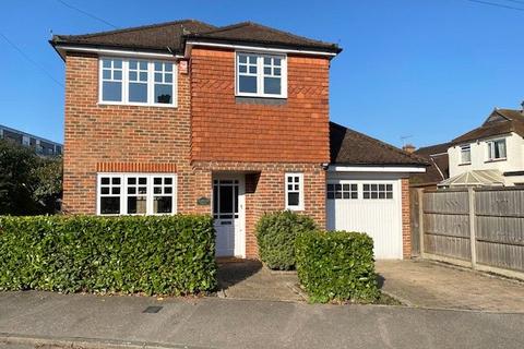 3 bedroom detached house for sale, Mole Road, Hersham, KT12