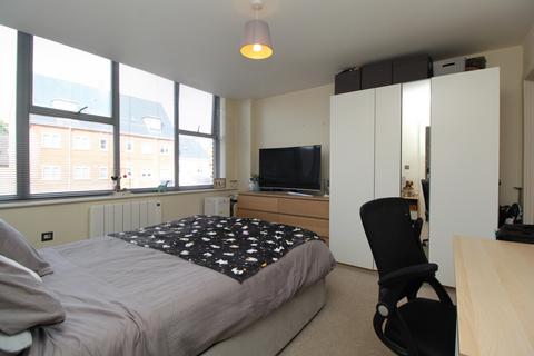 2 bedroom apartment to rent, Commercial Road, Ashley Cross