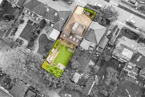 33 Dringthorpe Road, York, YO24 1NF