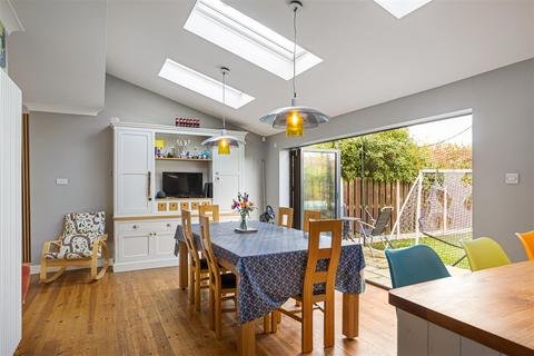 33 Dringthorpe Road, York, YO24 1NF