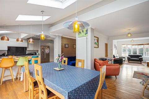 33 Dringthorpe Road, York, YO24 1NF