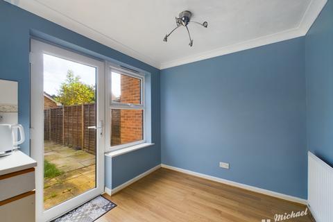 2 bedroom terraced house for sale, Thrush Close, Aylesbury, Buckinghamshire