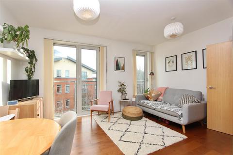 1 bedroom flat for sale, Bouverie Road, London N16