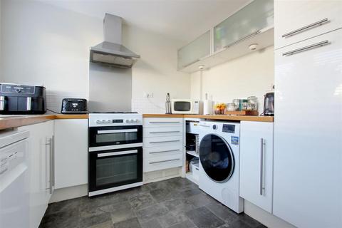 53 Buckingham Road, Tring, HP23 4HF