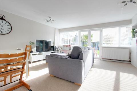 53 Buckingham Road, Tring, HP23 4HF
