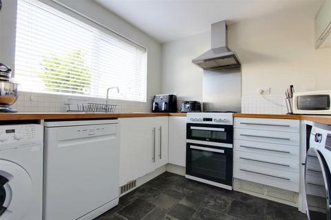 53 Buckingham Road, Tring, HP23 4HF