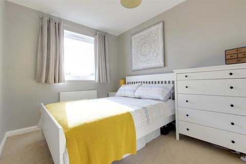 53 Buckingham Road, Tring, HP23 4HF